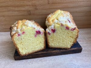 Ucierany Budyniowiec z rabarbarem i kruszonką