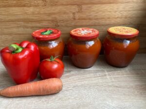 Domowy sos spaghetti w słoikach