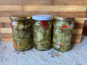 Sałatka z ogórków i zielonych pomidorów