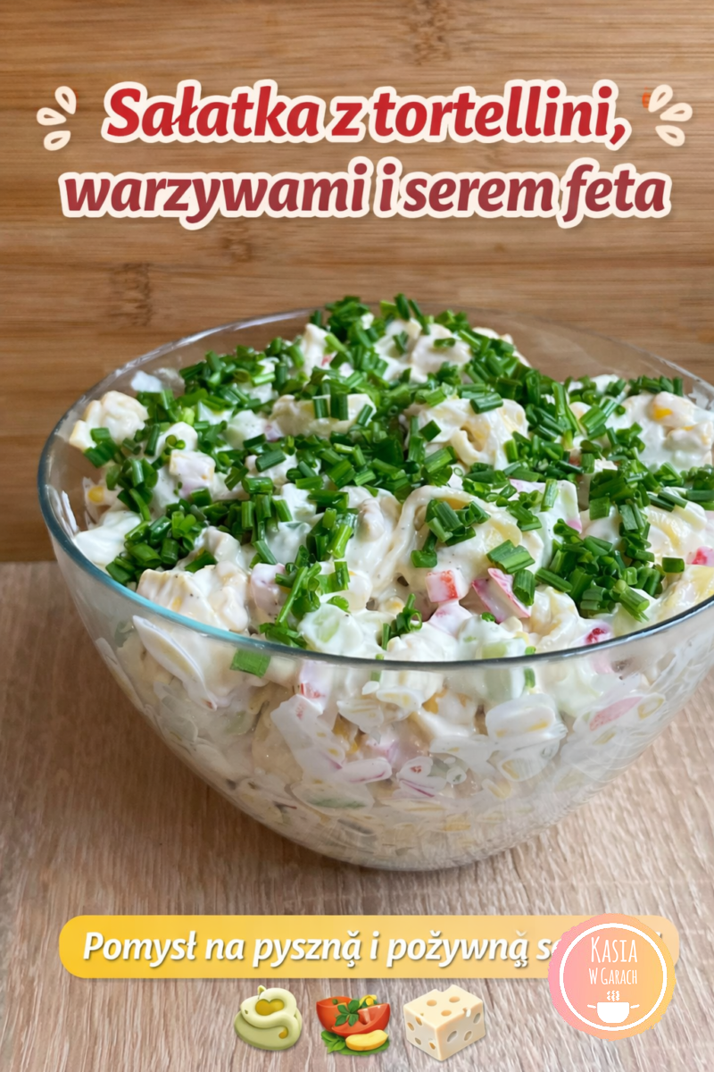 Sałatka z tortellini, warzywami i serem feta