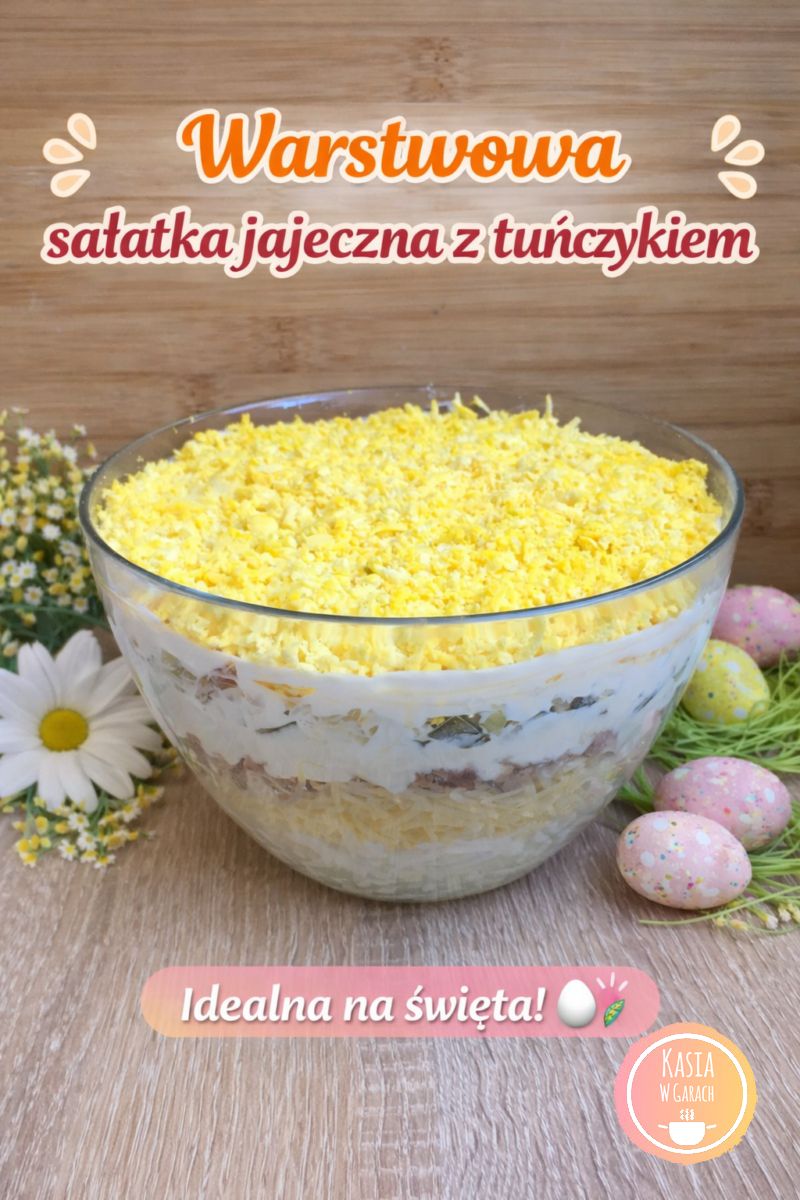 Warstwowa sałatka jajeczna z tuńczykiem