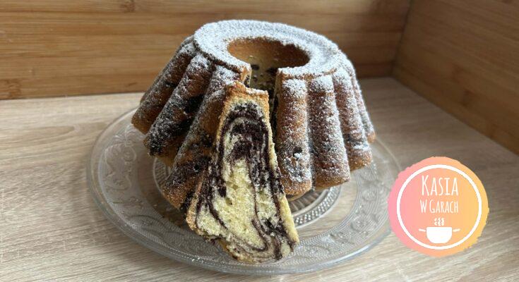 Babka marmurkowa – tradycyjny i puszysty domowy wypiek